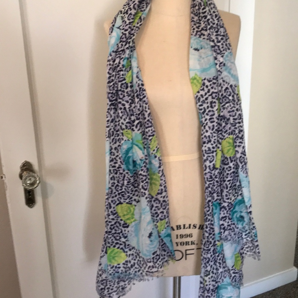 Oblong scarf